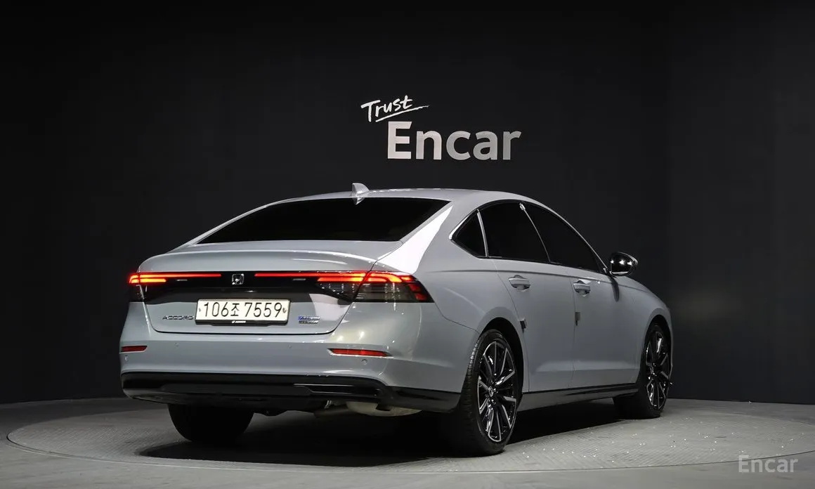 Фото 2 - Honda Accord