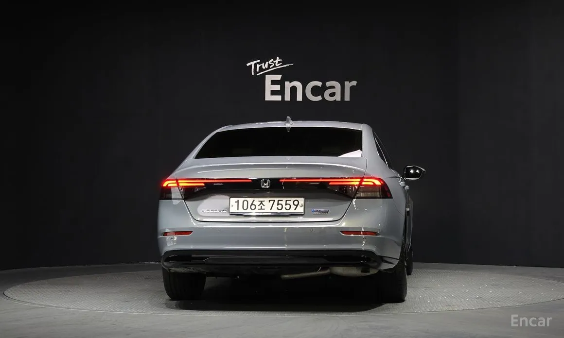 Фото 4 - Honda Accord