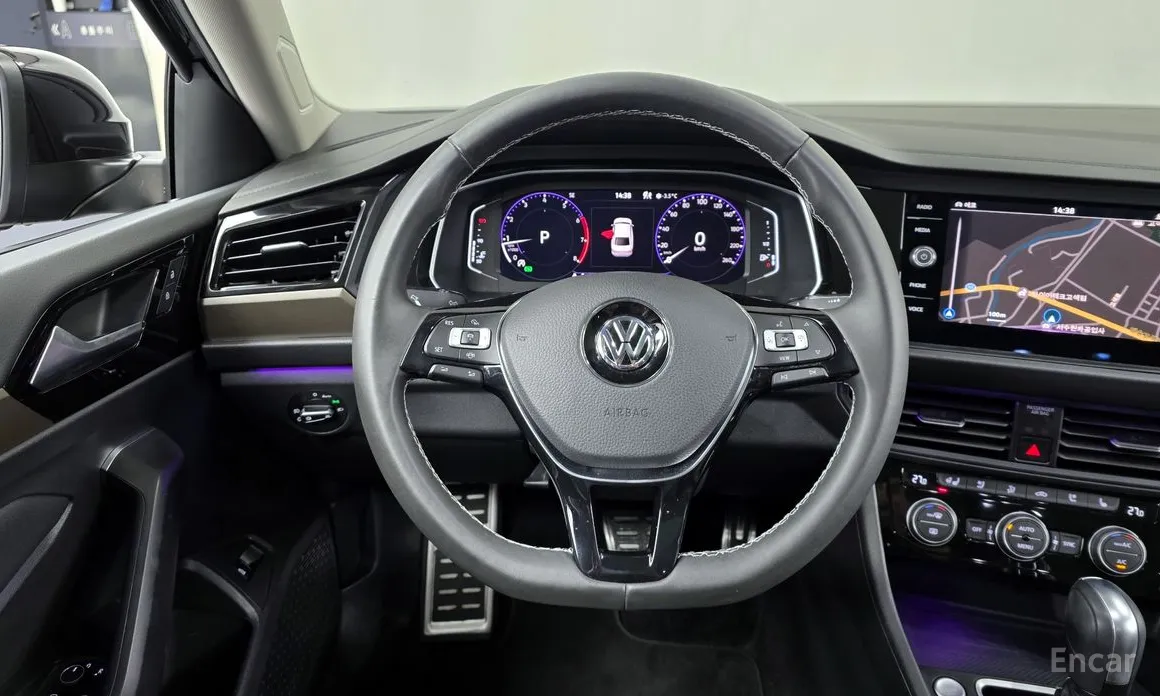 Фото 13 - Volkswagen Jetta