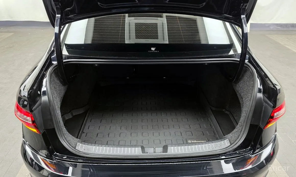 Фото 20 - Volkswagen Jetta