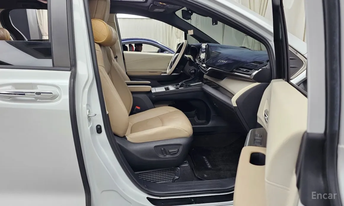 Фото 11 - Toyota Sienna