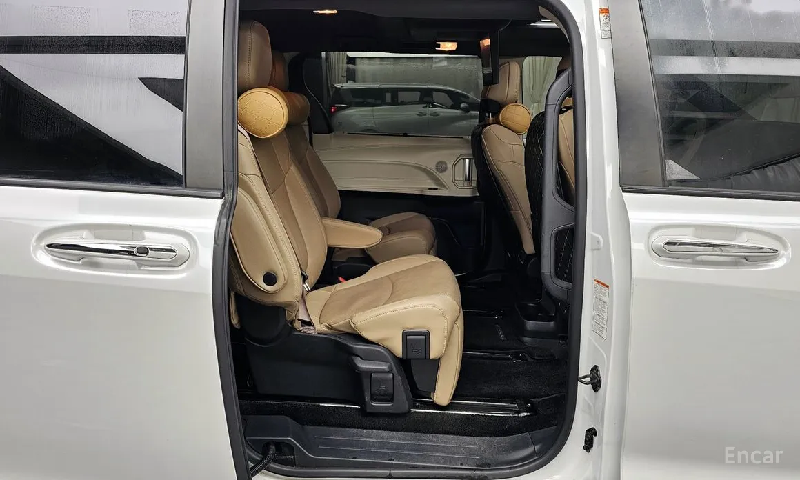 Фото 12 - Toyota Sienna