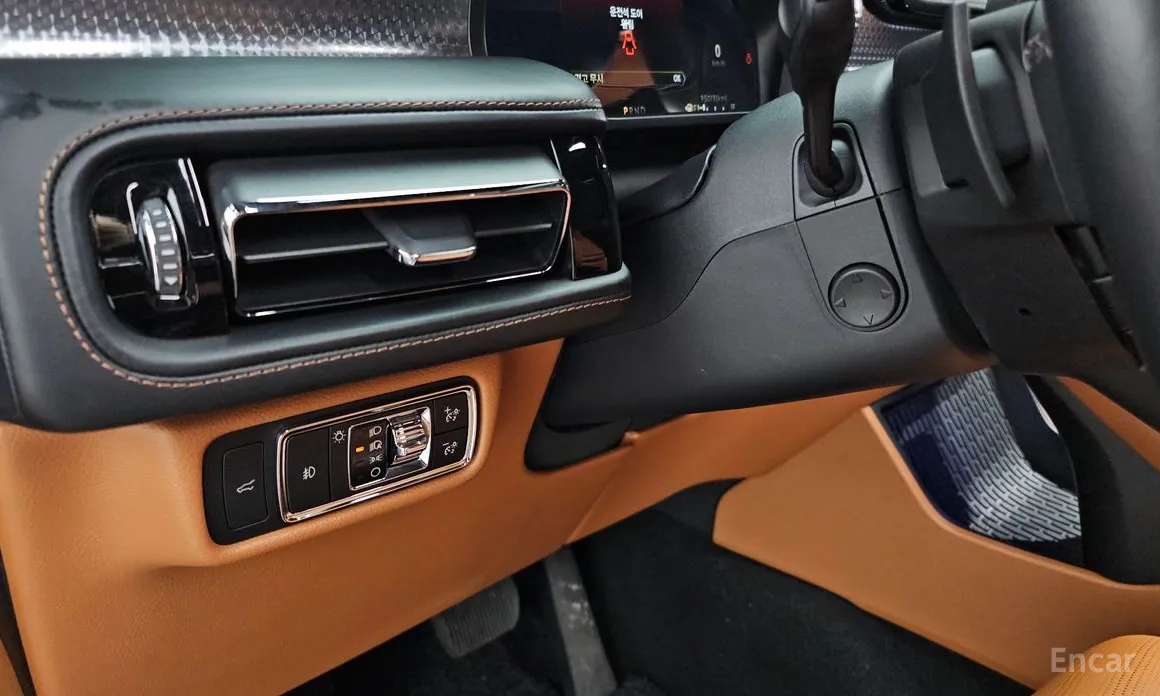 Фото 18 - Lincoln Aviator