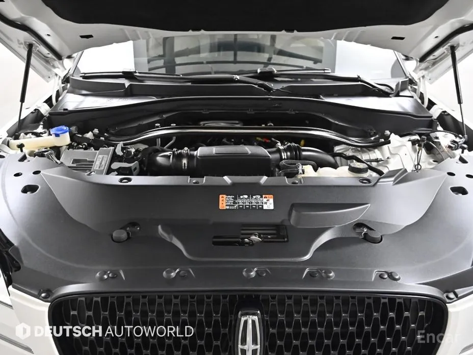 Фото 6 - Lincoln Aviator