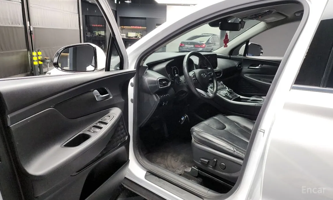 Фото 10 - Hyundai Santa Fe