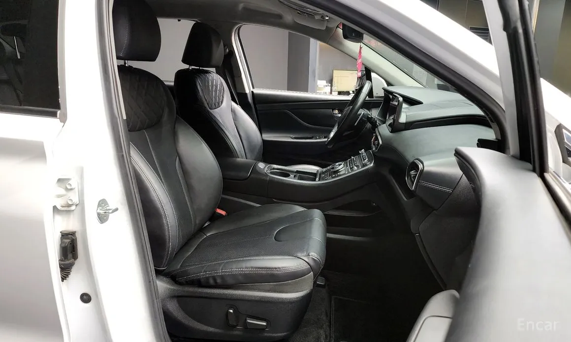 Фото 11 - Hyundai Santa Fe