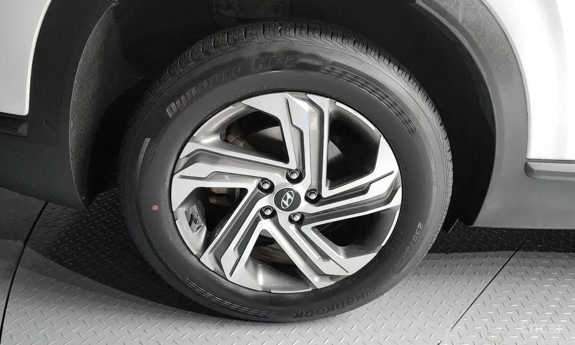 Фото 5 - Hyundai Santa Fe