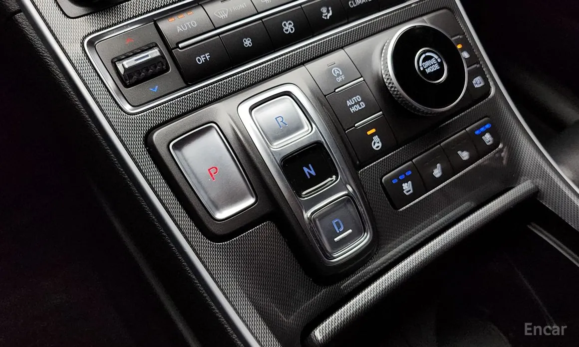 Фото 9 - Hyundai Santa Fe