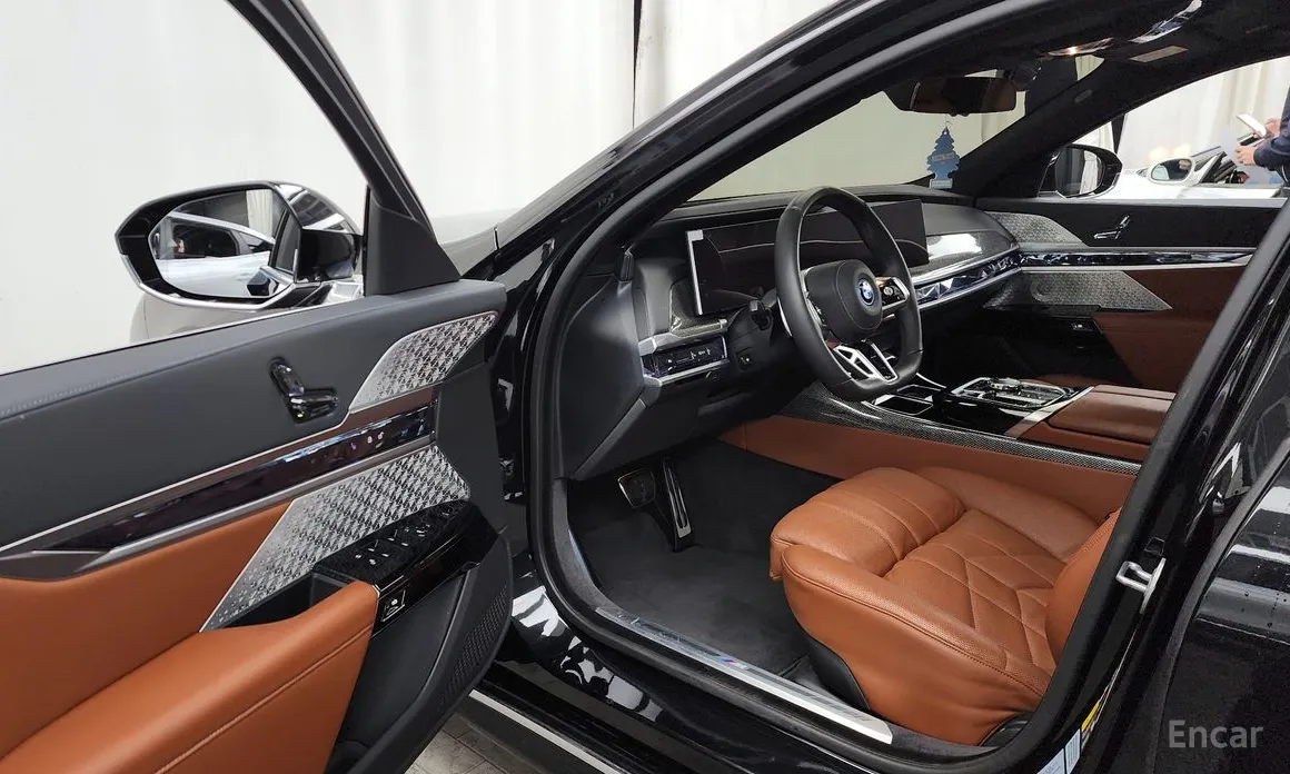 Фото 10 - BMW i7