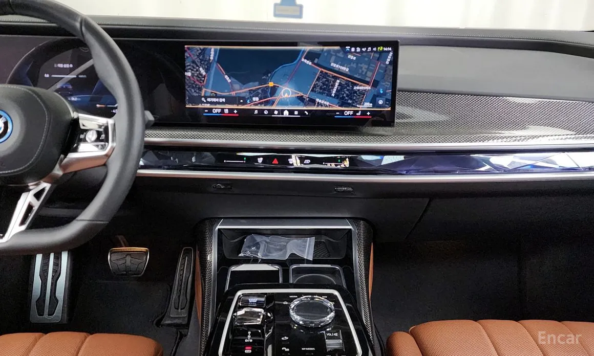 Фото 14 - BMW i7