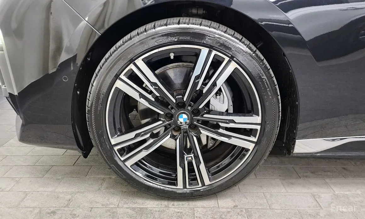 Фото 5 - BMW i7