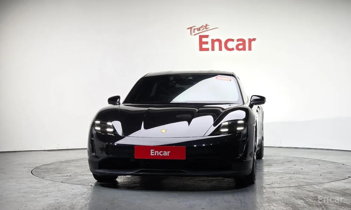 Фото 3 - Porsche Taycan