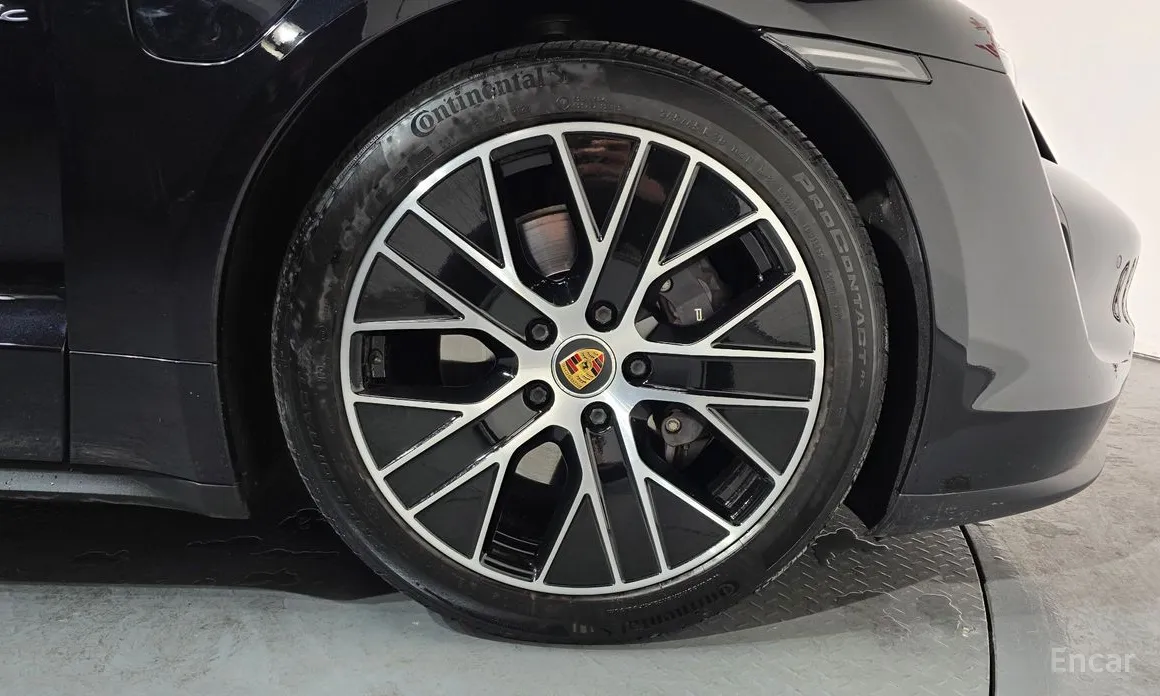 Фото 5 - Porsche Taycan