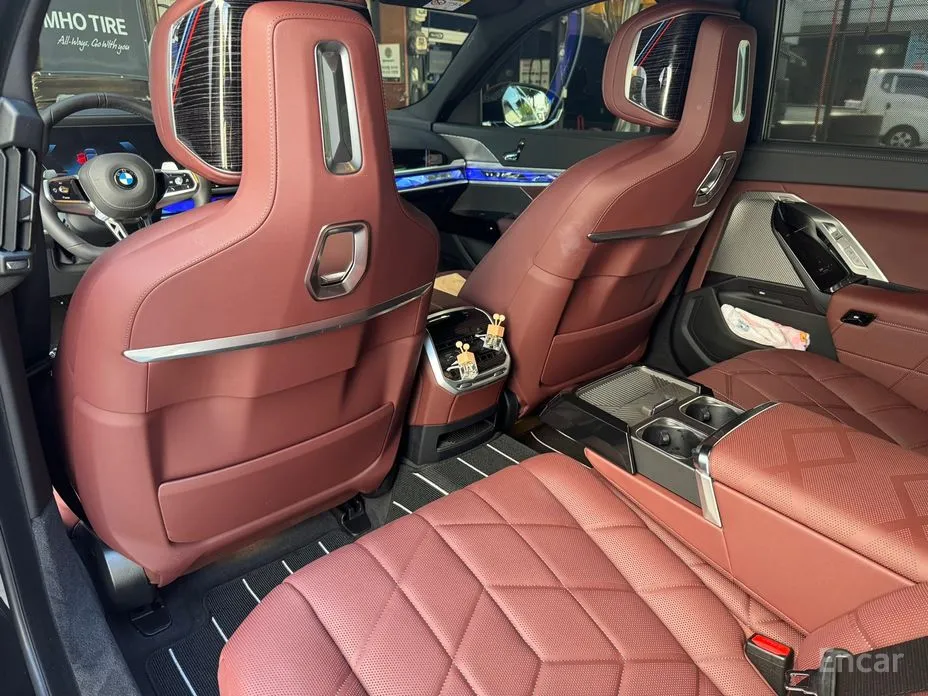 Фото 10 - BMW 7 Series