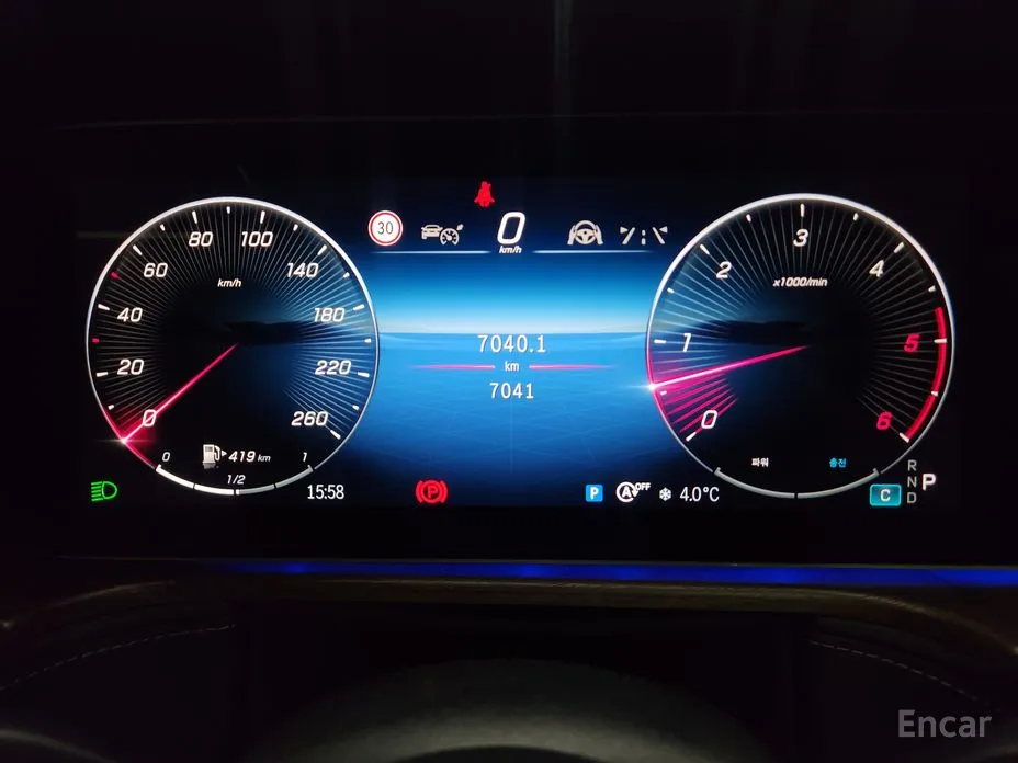 Фото 6 - Mercedes-Benz G-Class