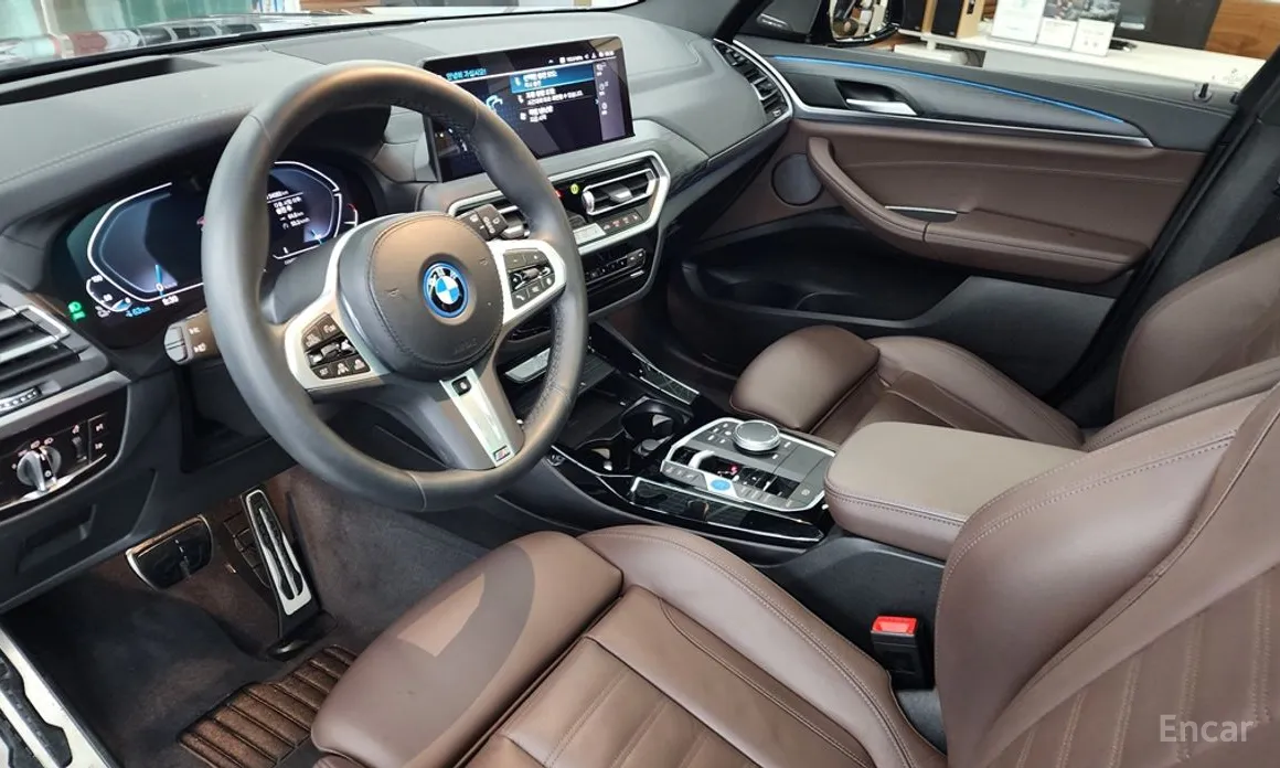 Фото 10 - BMW iX3