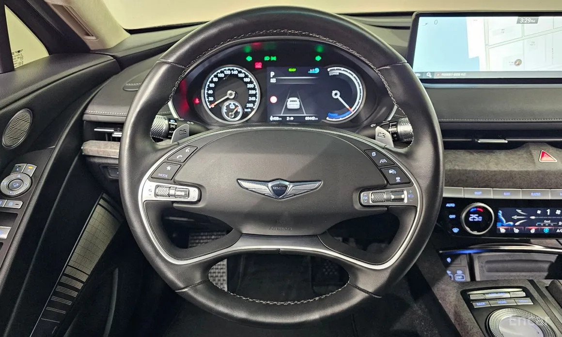 Фото 13 - Genesis G80