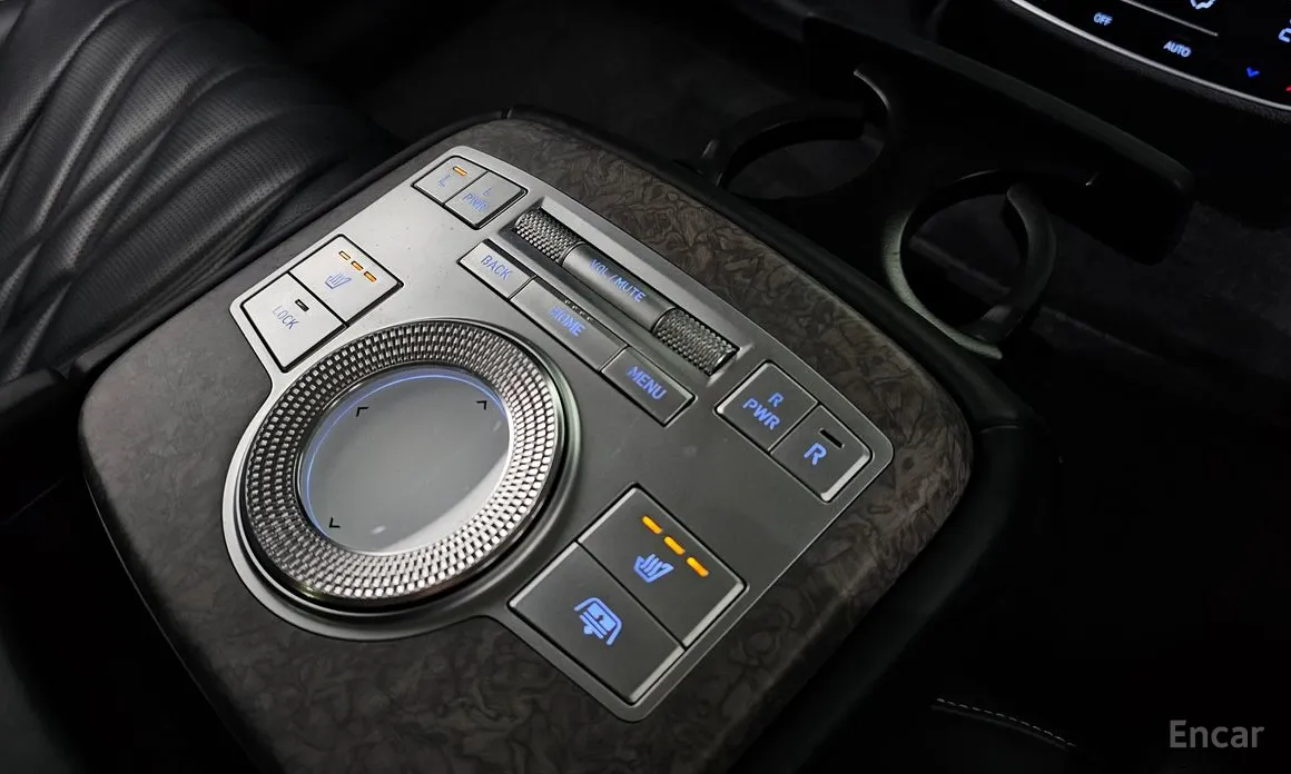 Фото 18 - Genesis G80