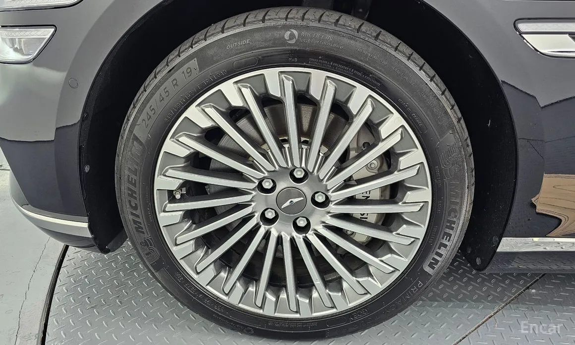 Фото 5 - Genesis G80