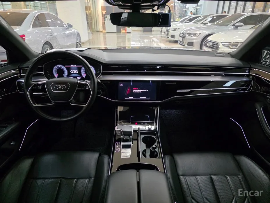 Фото 5 - Audi A8