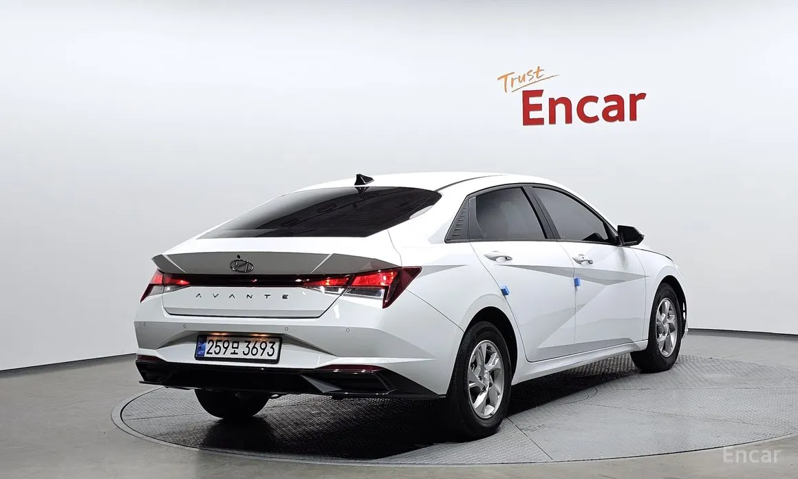 Фото 2 - Hyundai Avante