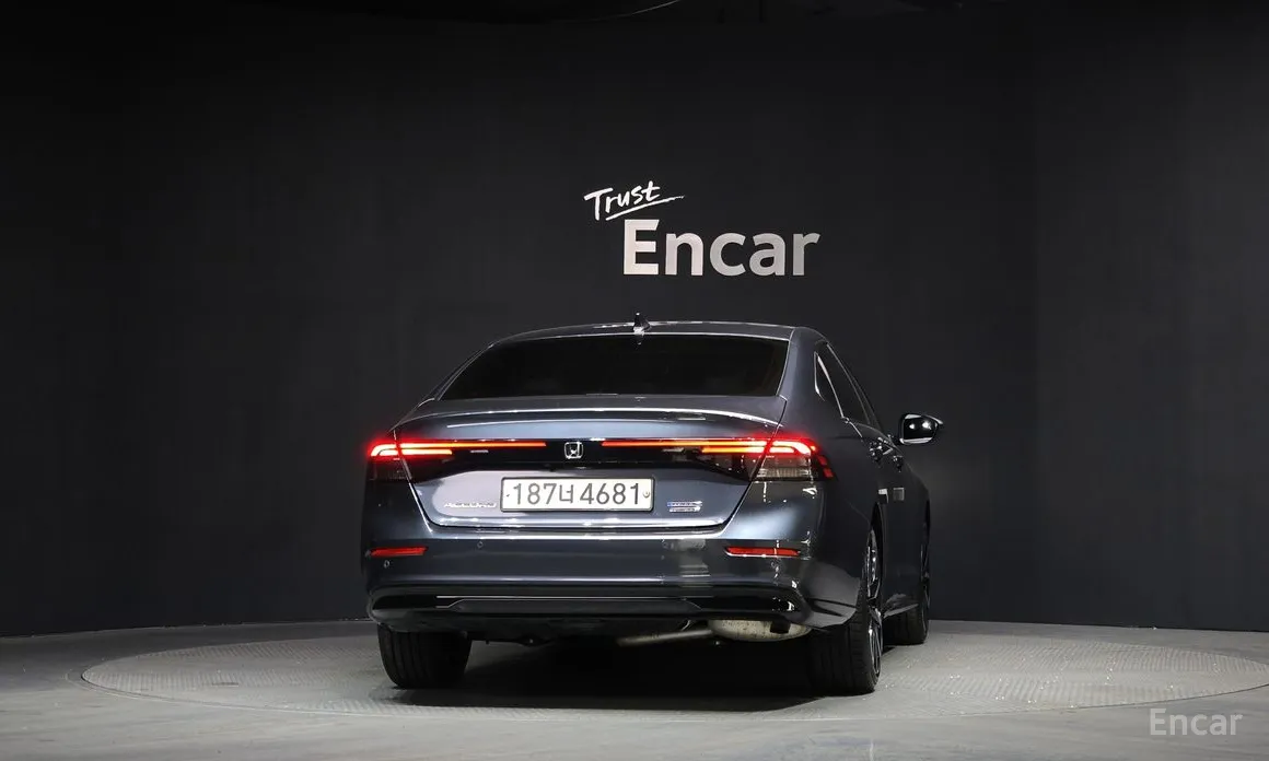 Фото 4 - Honda Accord