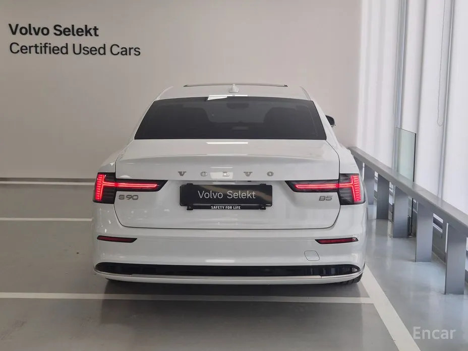 Фото 4 - Volvo S90