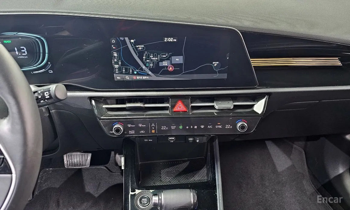 Фото 14 - Kia Niro