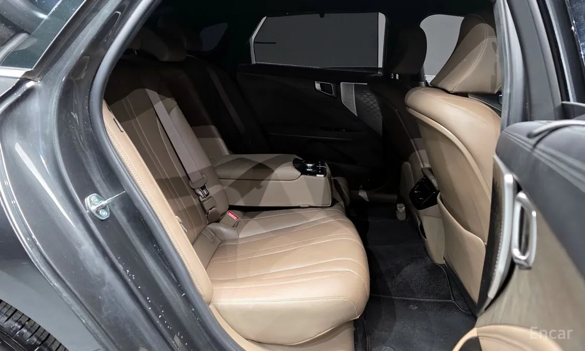 Фото 12 - Kia K8