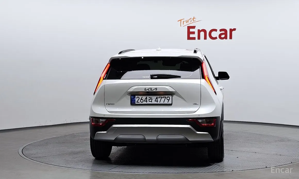 Фото 4 - Kia Niro