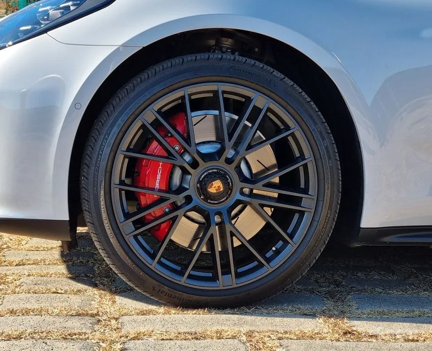 Фото 10 - Porsche Panamera