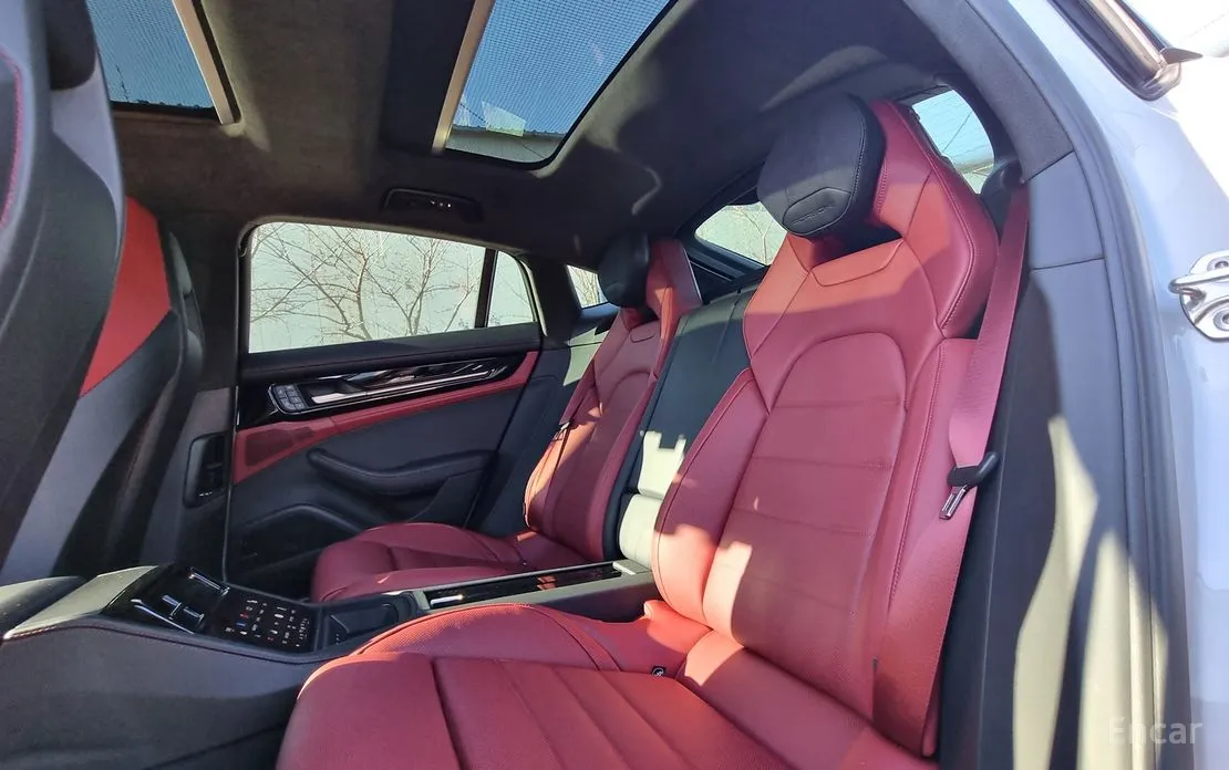 Фото 13 - Porsche Panamera