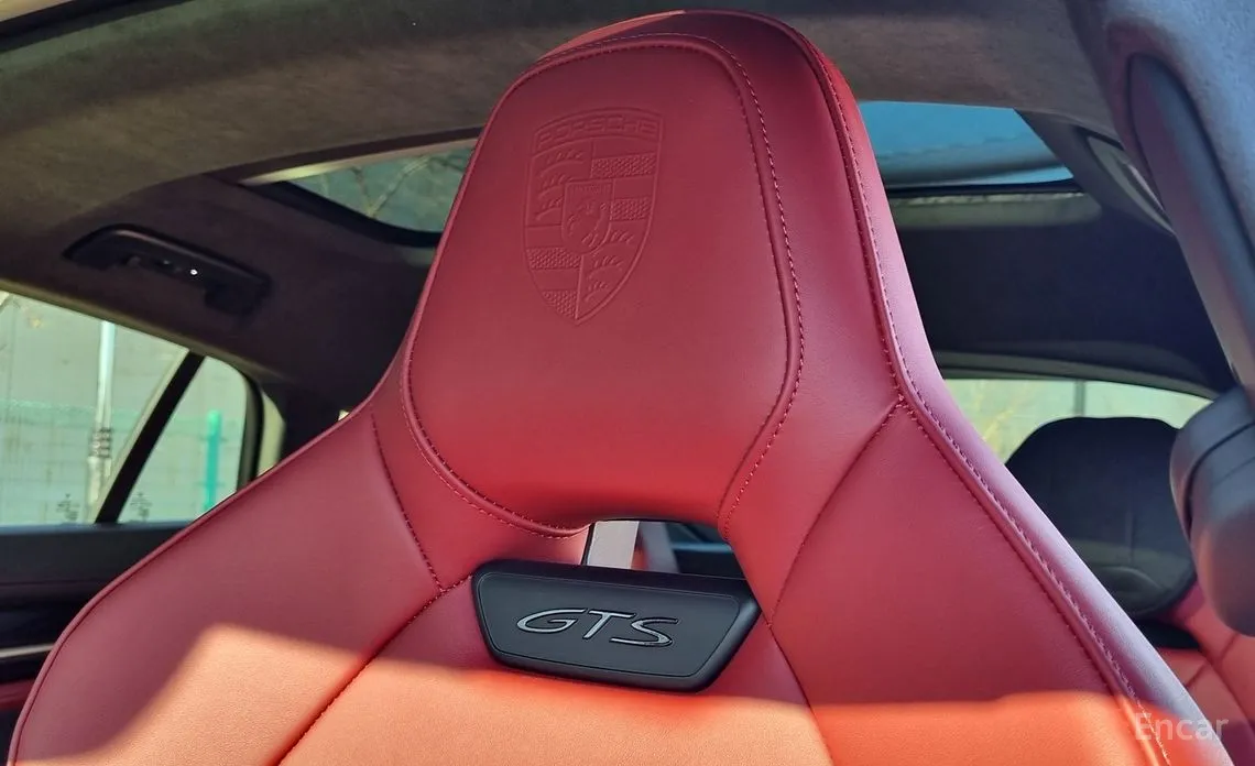 Фото 14 - Porsche Panamera