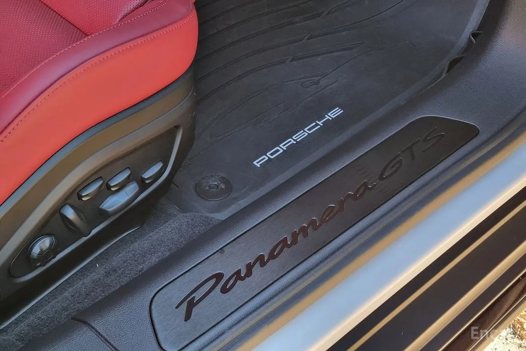 Фото 19 - Porsche Panamera