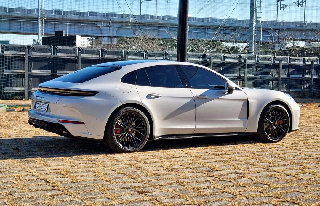 Фото 8 - Porsche Panamera