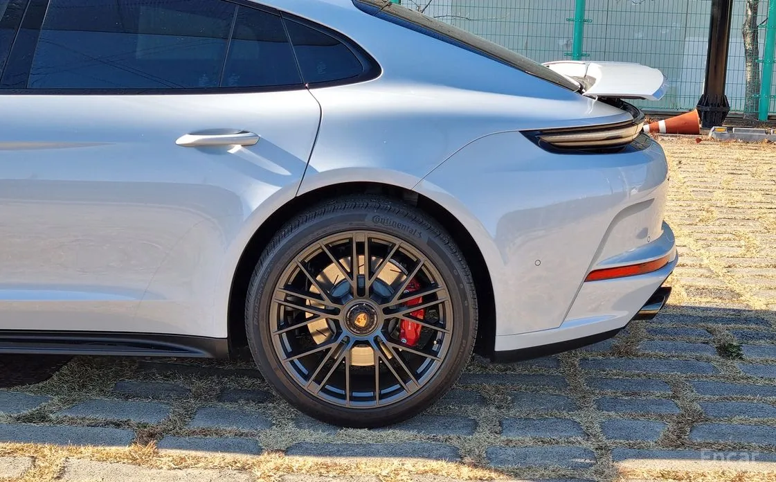 Фото 9 - Porsche Panamera