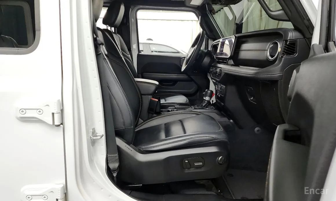 Фото 11 - Jeep Wrangler