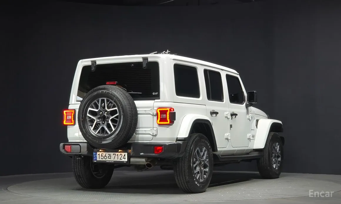 Фото 2 - Jeep Wrangler