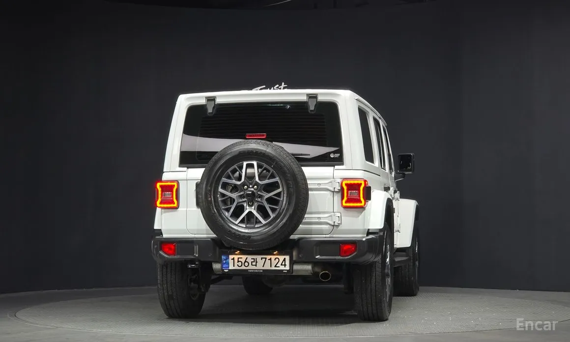 Фото 4 - Jeep Wrangler