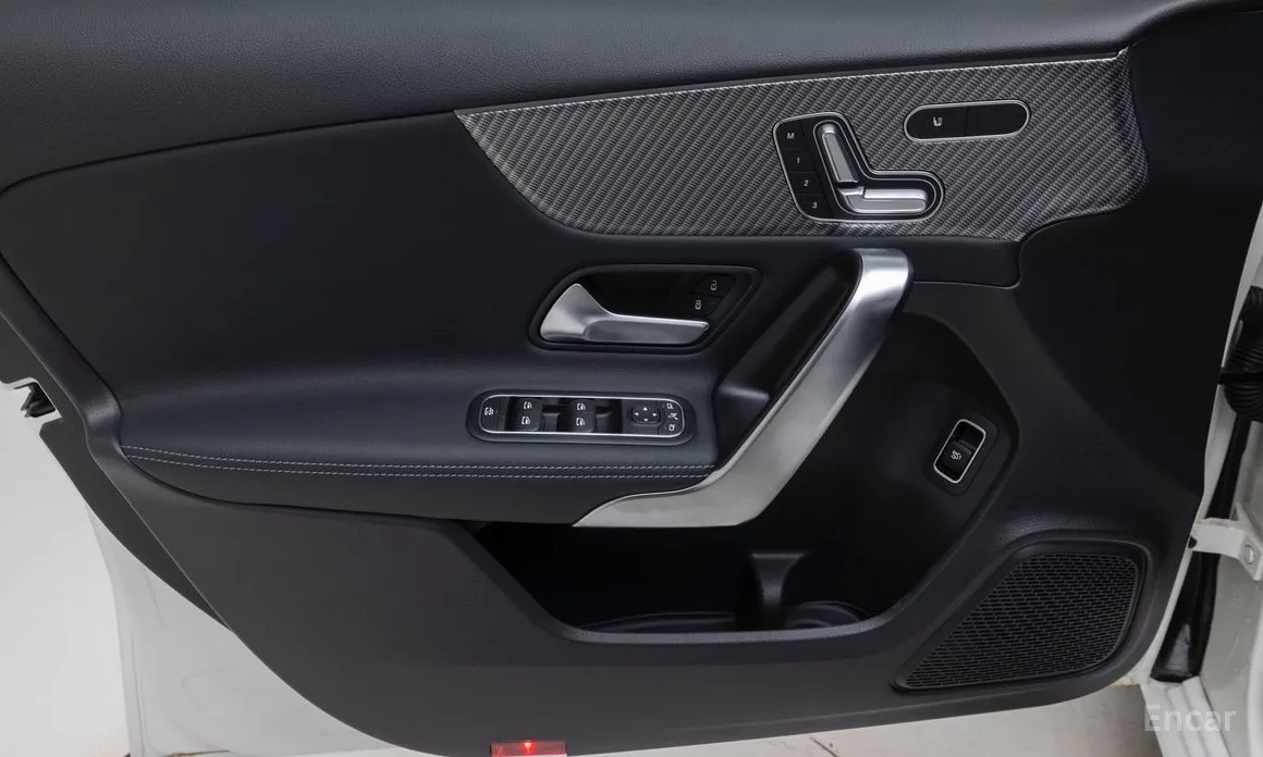 Фото 15 - Mercedes-Benz A-Class