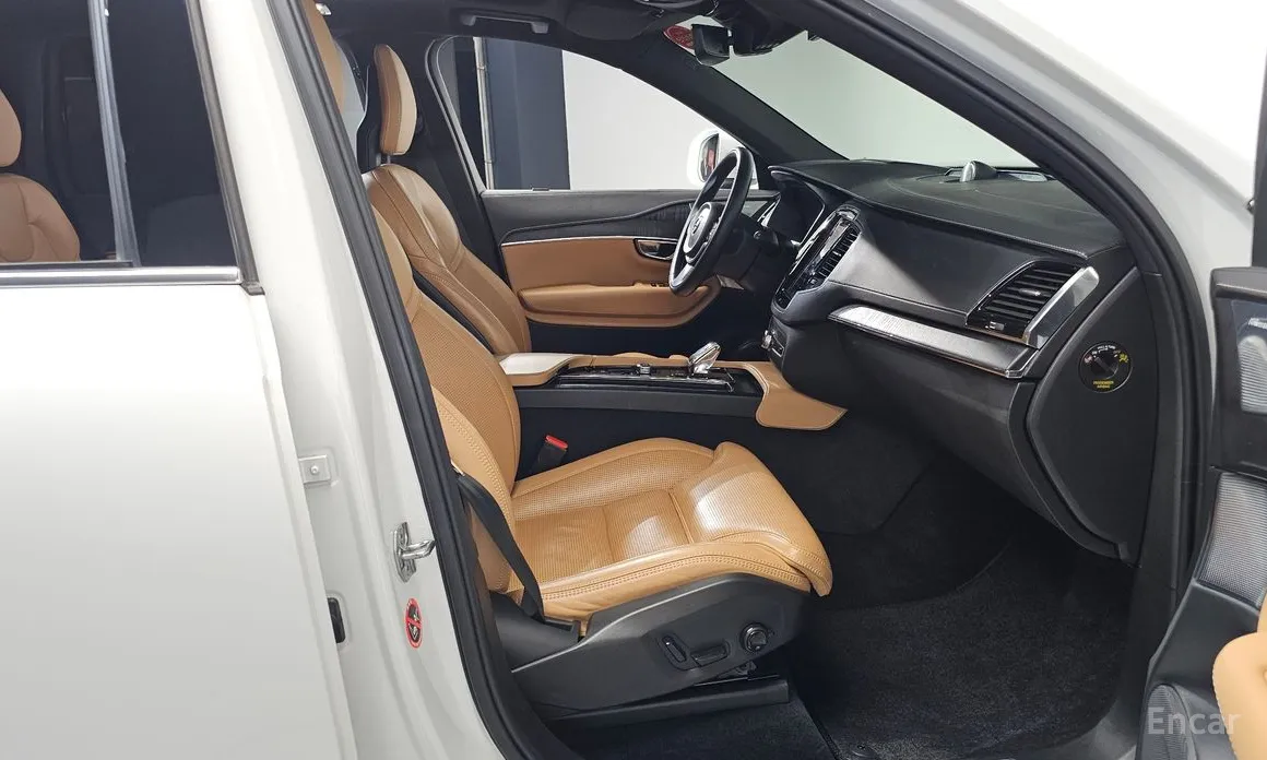 Фото 11 - Volvo XC90