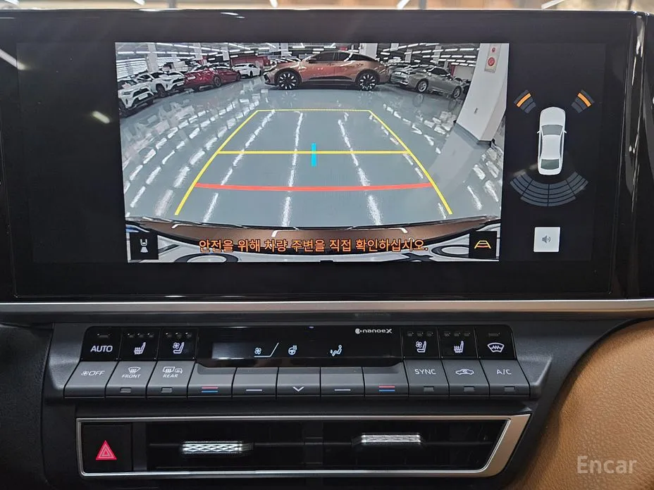 Фото 8 - Toyota Camry