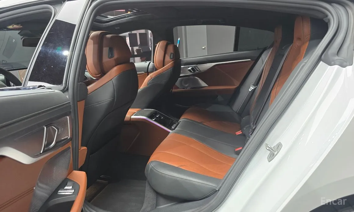 Фото 12 - BMW 8 Series