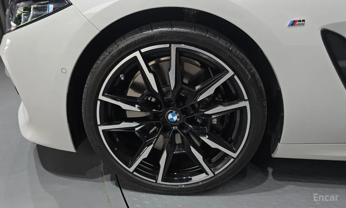 Фото 5 - BMW 8 Series