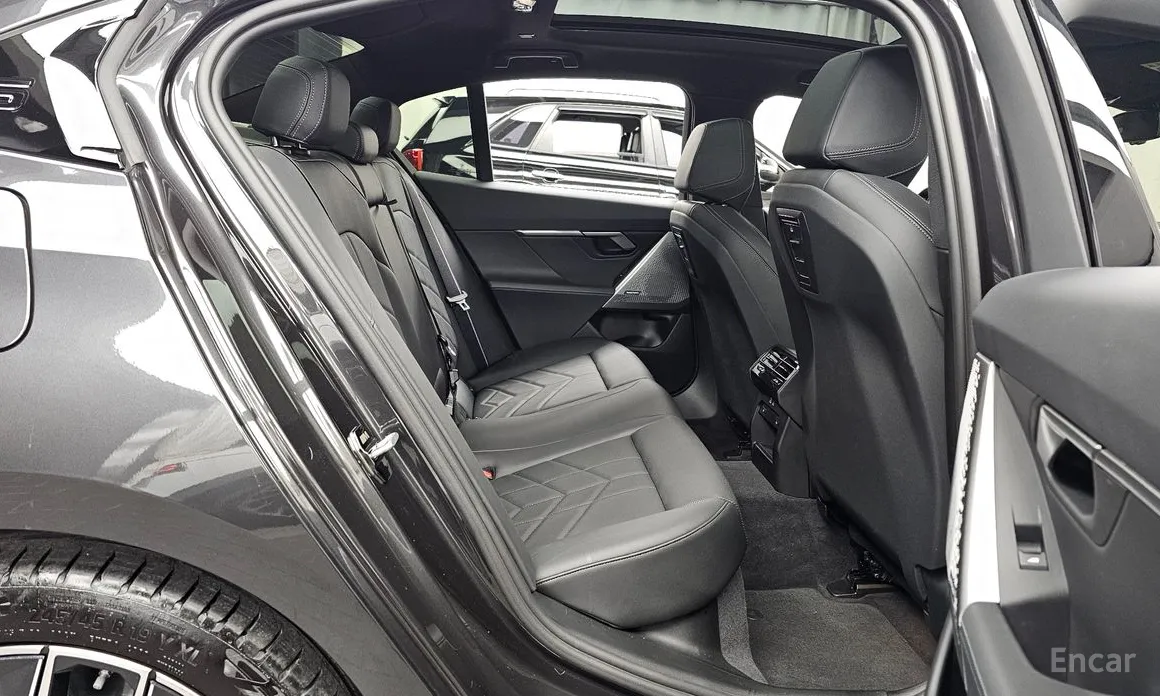 Фото 12 - BMW 5 Series