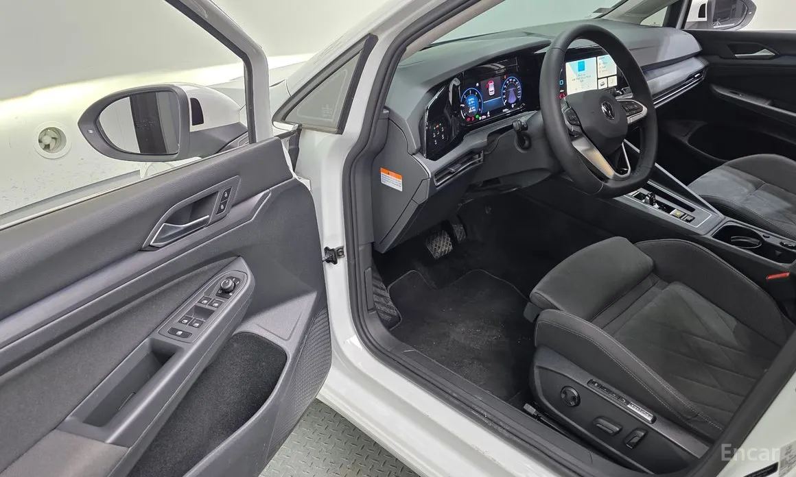 Фото 13 - Volkswagen Golf