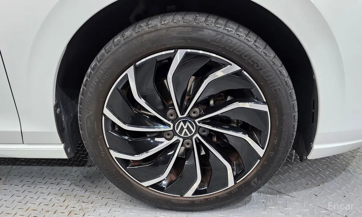 Фото 5 - Volkswagen Golf