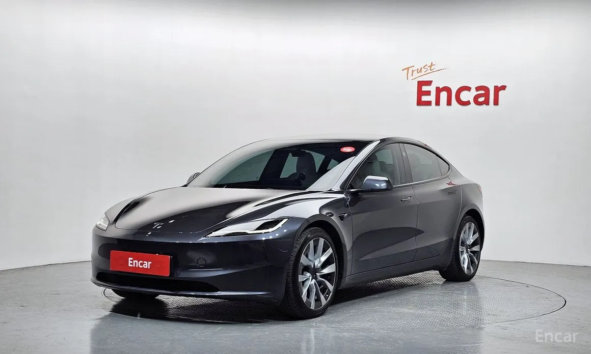 Фото 1 - Tesla Model 3