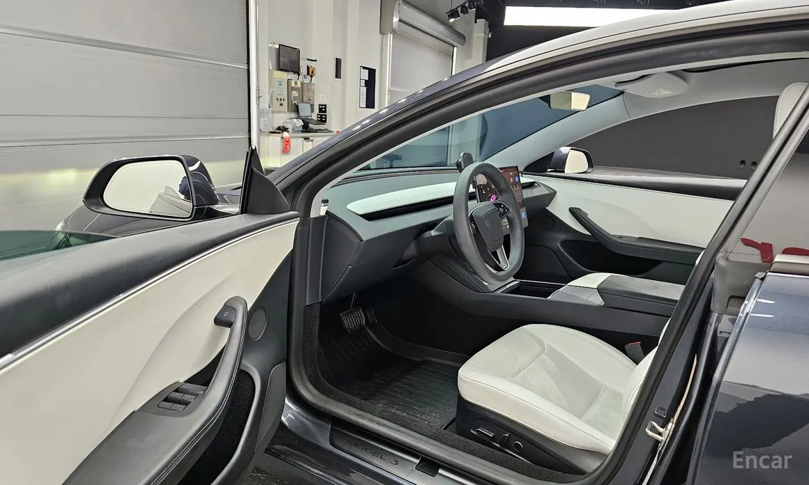 Фото 10 - Tesla Model 3