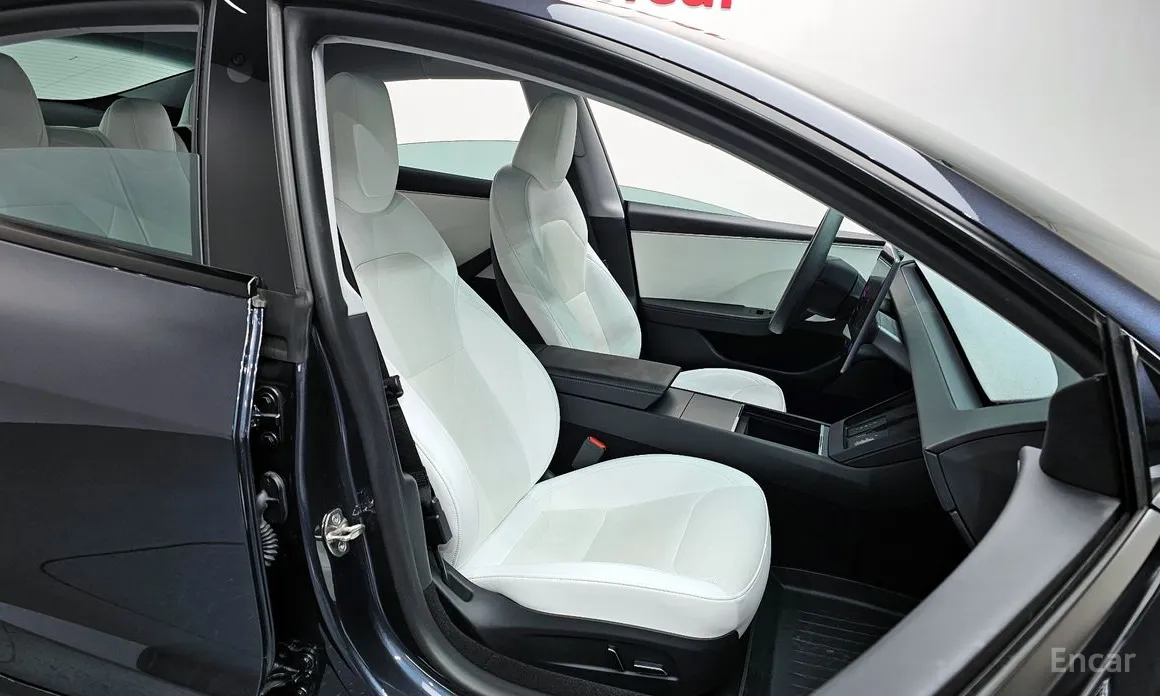 Фото 12 - Tesla Model 3